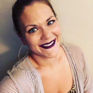 Meet your Posher, Alicia